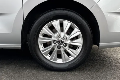 KY22WPA Volkswagen Multivan Multivan Life SWB 218 PS 1.4 eHybrid 6-Speed DSG-NAV Thumbnail #10