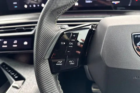 KS74LZM PEUGEOT 3008 1.2 HYBRID GT e-DSC6 Euro 6 (s/s) 5dr Thumbnail #38