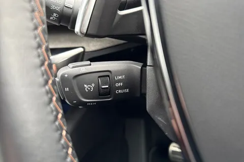 WU71OCE PEUGEOT 3008 1.6 13.2kWh GT e-EAT 4WD Euro 6 (s/s) 5dr Thumbnail #42