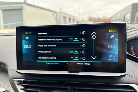 WU71OCE PEUGEOT 3008 1.6 13.2kWh GT e-EAT 4WD Euro 6 (s/s) 5dr Thumbnail #53