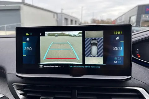 WU71OCE PEUGEOT 3008 1.6 13.2kWh GT e-EAT 4WD Euro 6 (s/s) 5dr Thumbnail #55