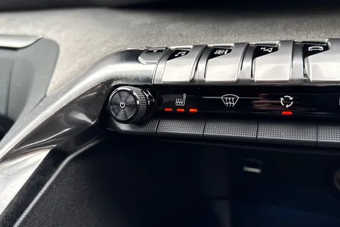 WU71OCE PEUGEOT 3008 1.6 13.2kWh GT e-EAT 4WD Euro 6 (s/s) 5dr Thumbnail #57