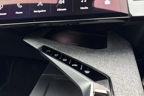 KS74LZM PEUGEOT 3008 1.2 HYBRID GT e-DSC6 Euro 6 (s/s) 5dr Thumbnail #56