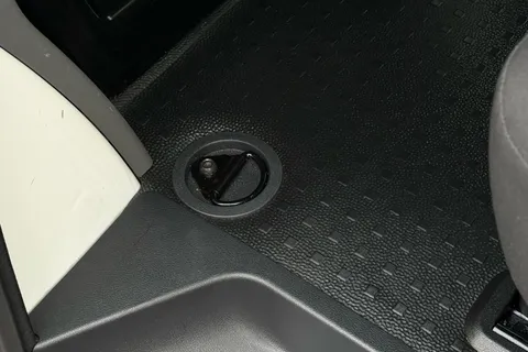 BD74XEY Volkswagen Transporter 2.0 TDI 150 Highline Kombi Van DSG 6 Seats Thumbnail #48