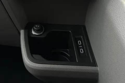 BD74XEY Volkswagen Transporter 2.0 TDI 150 Highline Kombi Van DSG 6 Seats Thumbnail #56