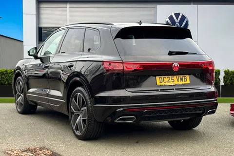 DC25VWB Volkswagen Touareg 3.0 V6 TDI 4Motion 286 Black Edition | Dynaudio | Towbar | Head Up Display Thumbnail #2