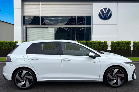 YP75AOT Volkswagen Golf 2.0 TSI 265 GTI 5dr DSG Thumbnail #3