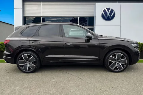DC25VWB Volkswagen Touareg 3.0 V6 TDI 4Motion 286 Black Edition | Dynaudio | Towbar | Head Up Display Thumbnail #3