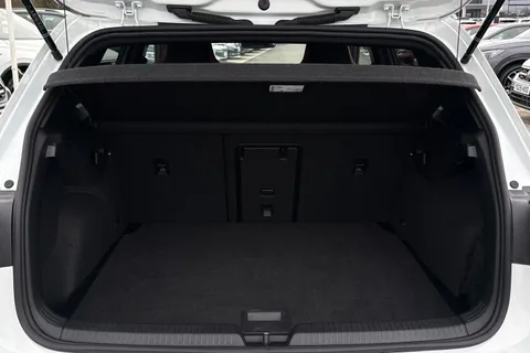 YP75AOT Volkswagen Golf 2.0 TSI 265 GTI 5dr DSG Thumbnail #6