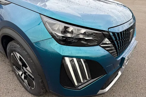 KW25OFE PEUGEOT 2008 1.2 HYBRID GT e-DSC6 Euro 6 (s/s) 5dr Thumbnail #8