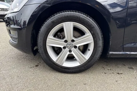 DG66XLO Volkswagen Golf 1.4 TSI 125 Match Edition 5dr | Heated Seats | Nav Ready Thumbnail #9