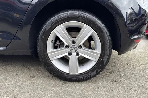 DG66XLO Volkswagen Golf 1.4 TSI 125 Match Edition 5dr | Heated Seats | Nav Ready Thumbnail #10