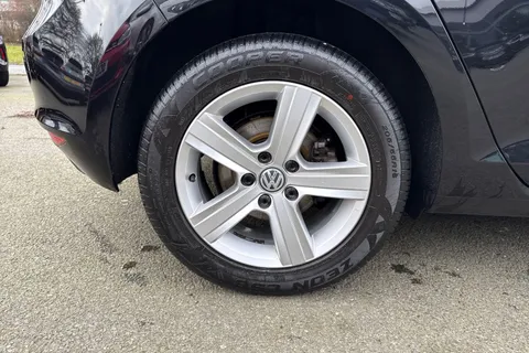 DG66XLO Volkswagen Golf 1.4 TSI 125 Match Edition 5dr | Heated Seats | Nav Ready Thumbnail #11