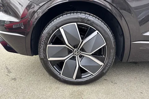 DC25VWB Volkswagen Touareg 3.0 V6 TDI 4Motion 286 Black Edition | Dynaudio | Towbar | Head Up Display Thumbnail #11