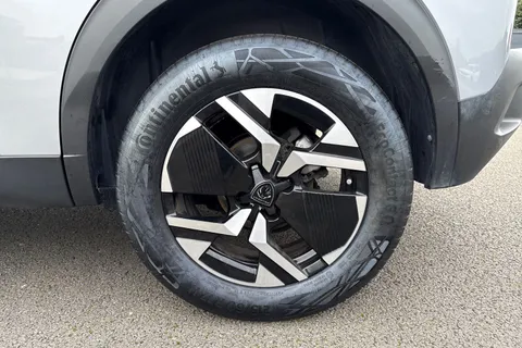 PF73HHN PEUGEOT 2008 1.2 PureTech GT EAT Euro 6 (s/s) 5dr Thumbnail #11