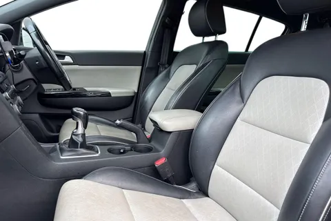 LD18URS Kia Sportage 2.0 CRDi GT-Line AWD Euro 6 5dr Thumbnail #15