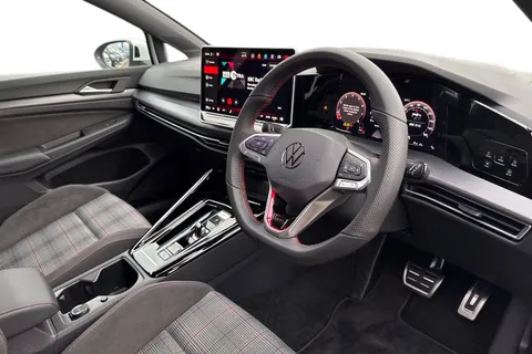 YP75AOT Volkswagen Golf 2.0 TSI 265 GTI 5dr DSG Thumbnail #13