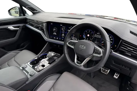 DC25VWB Volkswagen Touareg 3.0 V6 TDI 4Motion 286 Black Edition | Dynaudio | Towbar | Head Up Display Thumbnail #13