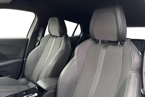 PF73HHN PEUGEOT 2008 1.2 PureTech GT EAT Euro 6 (s/s) 5dr Thumbnail #15