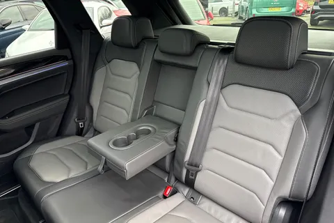 DC25VWB Volkswagen Touareg 3.0 V6 TDI 4Motion 286 Black Edition | Dynaudio | Towbar | Head Up Display Thumbnail #18