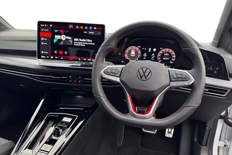 YP75AOT Volkswagen Golf 2.0 TSI 265 GTI 5dr DSG Thumbnail #17