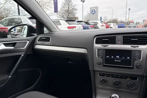 DG66XLO Volkswagen Golf 1.4 TSI 125 Match Edition 5dr | Heated Seats | Nav Ready Thumbnail #19