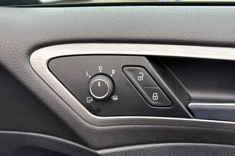 DG66XLO Volkswagen Golf 1.4 TSI 125 Match Edition 5dr | Heated Seats | Nav Ready Thumbnail #20