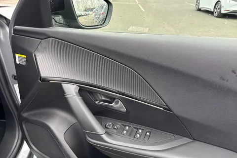 PF73HHN PEUGEOT 2008 1.2 PureTech GT EAT Euro 6 (s/s) 5dr Thumbnail #20