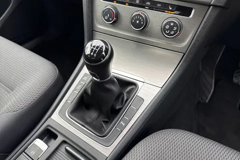 DG66XLO Volkswagen Golf 1.4 TSI 125 Match Edition 5dr | Heated Seats | Nav Ready Thumbnail #22