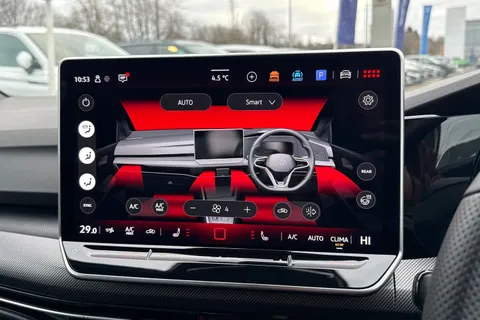 YP75AOT Volkswagen Golf 2.0 TSI 265 GTI 5dr DSG Thumbnail #21