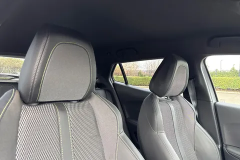 PF73HHN PEUGEOT 2008 1.2 PureTech GT EAT Euro 6 (s/s) 5dr Thumbnail #23