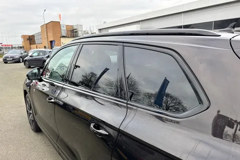 DC25VWB Volkswagen Touareg 3.0 V6 TDI 4Motion 286 Black Edition | Dynaudio | Towbar | Head Up Display Thumbnail #28