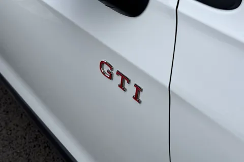 YP75AOT Volkswagen Golf 2.0 TSI 265 GTI 5dr DSG Thumbnail #26