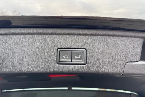 DC25VWB Volkswagen Touareg 3.0 V6 TDI 4Motion 286 Black Edition | Dynaudio | Towbar | Head Up Display Thumbnail #29