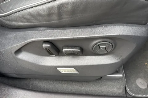 DC25VWB Volkswagen Touareg 3.0 V6 TDI 4Motion 286 Black Edition | Dynaudio | Towbar | Head Up Display Thumbnail #33