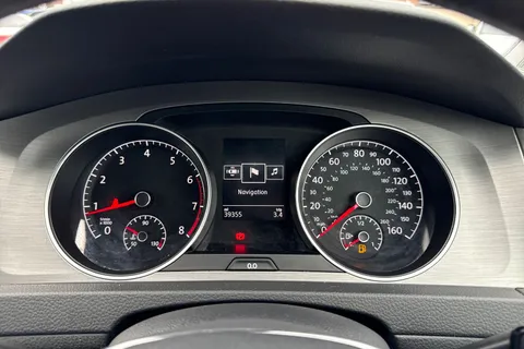 DG66XLO Volkswagen Golf 1.4 TSI 125 Match Edition 5dr | Heated Seats | Nav Ready Thumbnail #32