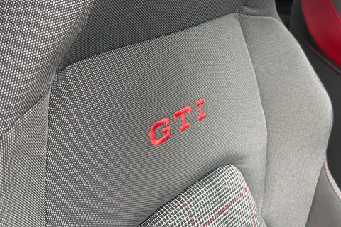 YP75AOT Volkswagen Golf 2.0 TSI 265 GTI 5dr DSG Thumbnail #32