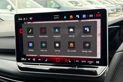 YP75AOT Volkswagen Golf 2.0 TSI 265 GTI 5dr DSG Thumbnail #36