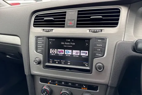 DG66XLO Volkswagen Golf 1.4 TSI 125 Match Edition 5dr | Heated Seats | Nav Ready Thumbnail #36