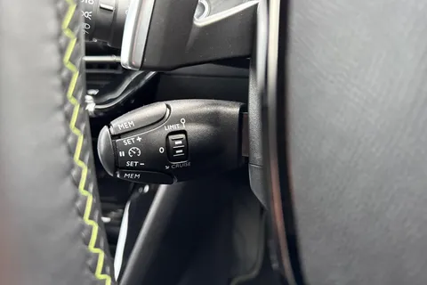 KW25OFE PEUGEOT 2008 1.2 HYBRID GT e-DSC6 Euro 6 (s/s) 5dr Thumbnail #40
