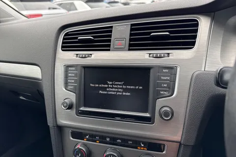 DG66XLO Volkswagen Golf 1.4 TSI 125 Match Edition 5dr | Heated Seats | Nav Ready Thumbnail #40