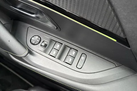 PF73HHN PEUGEOT 2008 1.2 PureTech GT EAT Euro 6 (s/s) 5dr Thumbnail #41