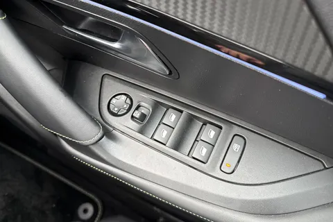 KW25OFE PEUGEOT 2008 1.2 HYBRID GT e-DSC6 Euro 6 (s/s) 5dr Thumbnail #41