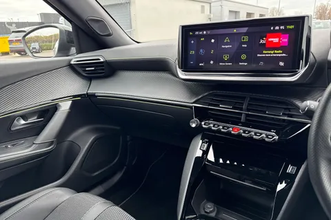 PF73HHN PEUGEOT 2008 1.2 PureTech GT EAT Euro 6 (s/s) 5dr Thumbnail #42