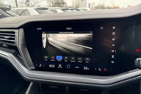 DC25VWB Volkswagen Touareg 3.0 V6 TDI 4Motion 286 Black Edition | Dynaudio | Towbar | Head Up Display Thumbnail #50