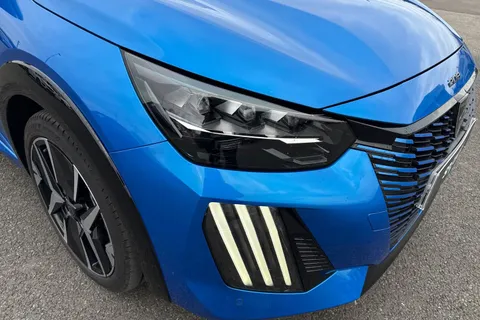 KP25LOA PEUGEOT 208 1.2 PureTech GT Euro 6 (s/s) 5dr Thumbnail #8