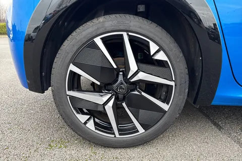 KP25LOA PEUGEOT 208 1.2 PureTech GT Euro 6 (s/s) 5dr Thumbnail #10