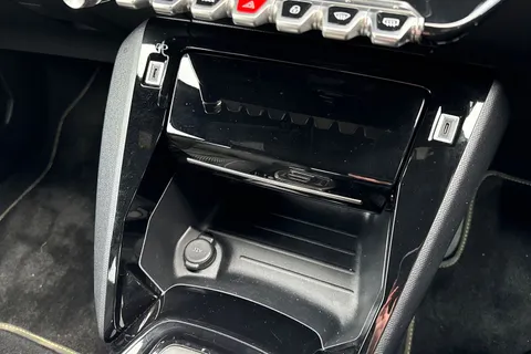 KW25OFE PEUGEOT 2008 1.2 HYBRID GT e-DSC6 Euro 6 (s/s) 5dr Thumbnail #53