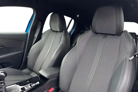 KP25LOA PEUGEOT 208 1.2 PureTech GT Euro 6 (s/s) 5dr Thumbnail #15