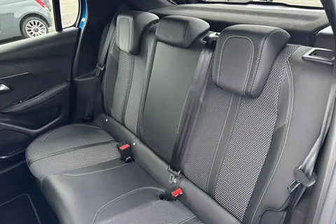 KP25LOA PEUGEOT 208 1.2 PureTech GT Euro 6 (s/s) 5dr Thumbnail #18